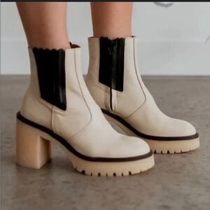 Free people James Chelsea boots bone and black